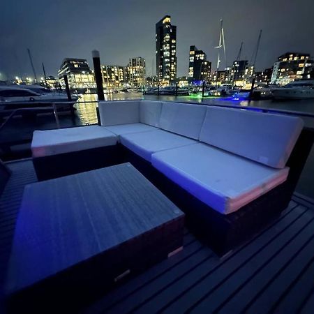 Yacht "X" - 44 Foot Modern Yacht On 5 Star Ocean Village Marina - Minutes Away From City Centre And Cruise Terminals, Free Parking ,Spa Package Available! Southampton Ngoại thất bức ảnh
