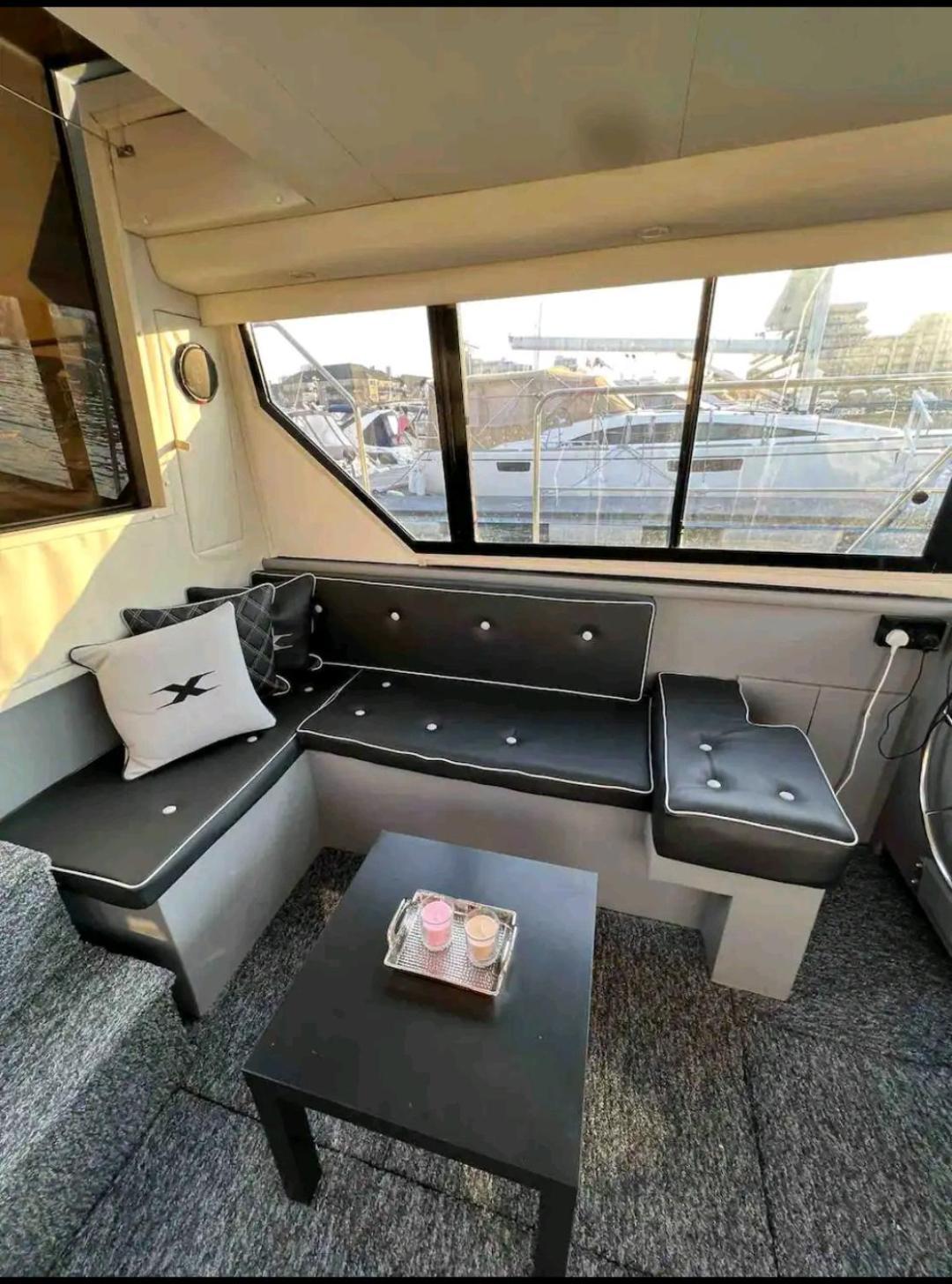 Yacht "X" - 44 Foot Modern Yacht On 5 Star Ocean Village Marina - Minutes Away From City Centre And Cruise Terminals, Free Parking ,Spa Package Available! Southampton Ngoại thất bức ảnh